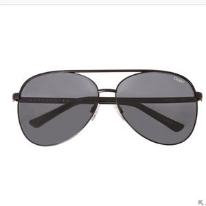 Quay Vivienne Sunglasses in Black/Smoke